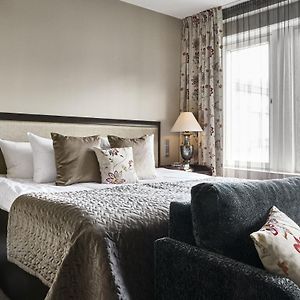 Grand Deluxe Harbour View Room